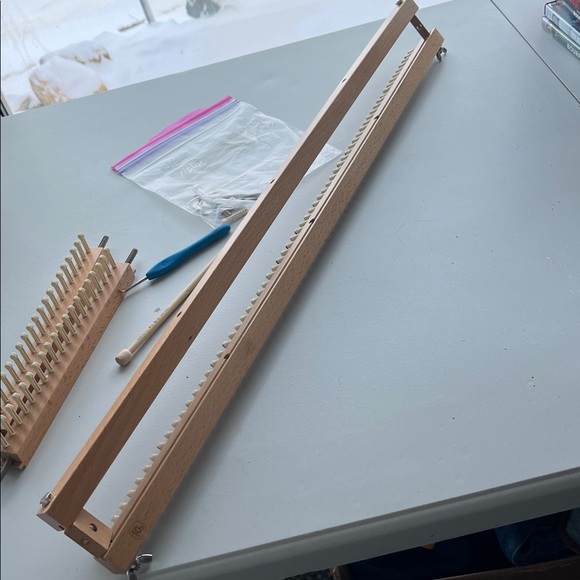 Kb 28” Wooden Knitting Loom Set with Tools - Picture 2 of 10